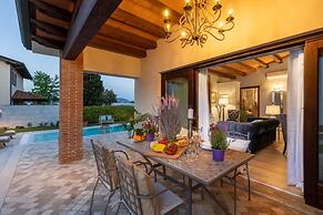 The Luxury Beach Villa