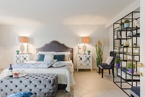 The Luxury Beach Villa