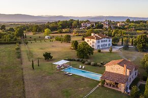 Il Conte Farmhouse Retreat