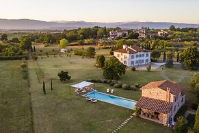 Il Conte Farmhouse Retreat