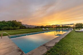 Il Conte Farmhouse Retreat