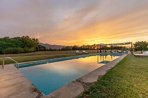 Il Conte Farmhouse Retreat