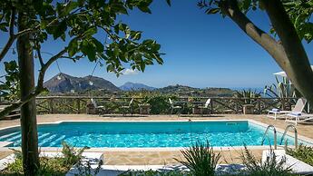 Villa Amiela in Sant Agata sui Due Golfi