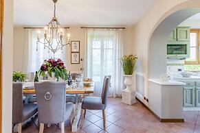 Nonna Bianca Farmhouse