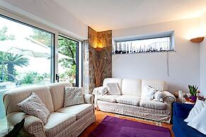 Villa The Stone on the Sea