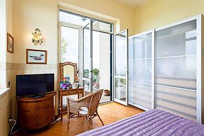 Villa The Stone on the Sea