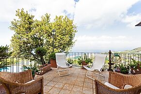 Villa The Stone on the Sea