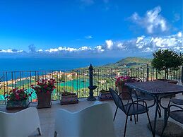 Villa The Stone on the Sea