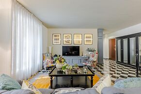 Gimber Tales a First Floor Apartment