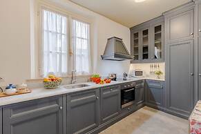 Gimber Tales a First Floor Apartment