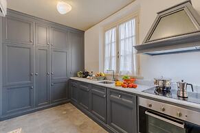 Gimber Tales a First Floor Apartment