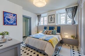 Gimber Tales a First Floor Apartment