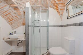 Busdraghi Studio Stylish at Via Fillungo