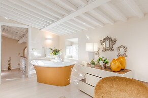 The Duchess Chambers the Luxury Grand 3 Bedrooms