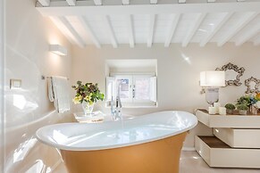 The Duchess Chambers the Luxury Grand 3 Bedrooms