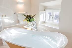 The Duchess Chambers the Luxury Grand 3 Bedrooms