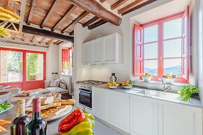 Villa Borbone - Perched on the Lucca Hills