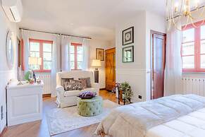 Villa Borbone - Perched on the Lucca Hills