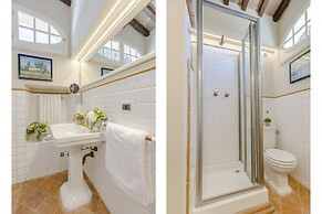 Villa Borbone - Perched on the Lucca Hills