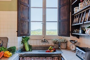 Villa Borbone - Perched on the Lucca Hills