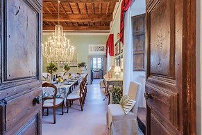 Villa Borbone - Perched on the Lucca Hills