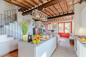 Villa Borbone - Perched on the Lucca Hills