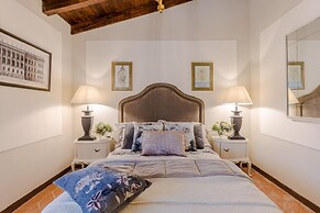 Villa Borbone - Perched on the Lucca Hills