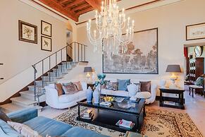Villa Borbone - Perched on the Lucca Hills