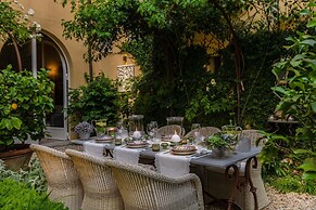 Casa Vanny an Apartment With Private Garden