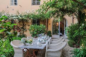 Casa Vanny an Apartment With Private Garden