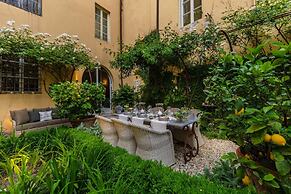 Casa Vanny an Apartment With Private Garden