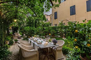 Casa Vanny an Apartment With Private Garden