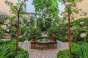 Casa Vanny an Apartment With Private Garden