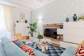 The Silk Thread the Luxury 3 Bedrooms Apartment