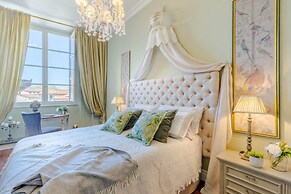 Casa Pitt a Luxury 3 Bedrooms Apartment
