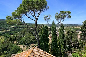 Rocca di Cetona - a Medieval Castle