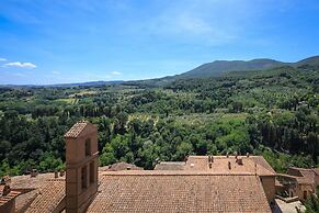 Rocca di Cetona - a Medieval Castle