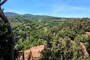 Rocca di Cetona - a Medieval Castle