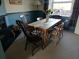 Cosy, Spacious 2-bed Cottage in Watchet, Somerset
