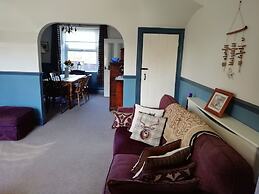 Cosy, Spacious 2-bed Cottage in Watchet, Somerset