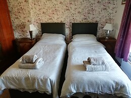 Cosy, Spacious 2-bed Cottage in Watchet, Somerset