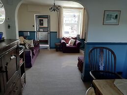 Cosy, Spacious 2-bed Cottage in Watchet, Somerset