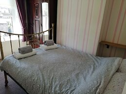 Cosy, Spacious 2-bed Cottage in Watchet, Somerset