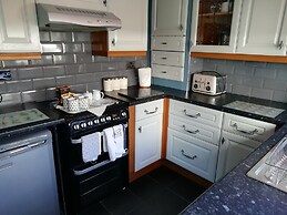 Cosy, Spacious 2-bed Cottage in Watchet, Somerset