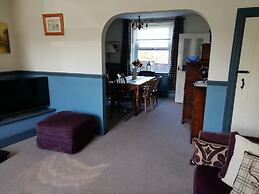 Cosy, Spacious 2-bed Cottage in Watchet, Somerset