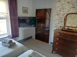 Cosy, Spacious 2-bed Cottage in Watchet, Somerset