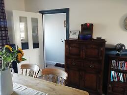 Cosy, Spacious 2-bed Cottage in Watchet, Somerset