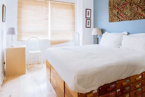 Stylish 3 Bedroom Apartment Near Hollyrood Park