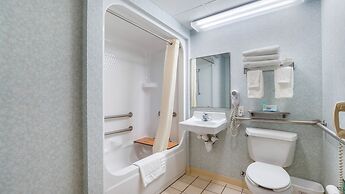 Schmidt's Creek Hotel