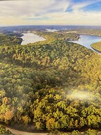 Schmidt's Creek Hotel